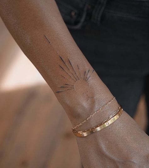 Hand And Finger Tattoos, Boho Tattoos, Handpoke Tattoo, Tattoo Bracelet, Small Hand Tattoos, Discreet Tattoos, Dainty Tattoos, Spine Tattoos, Subtle Tattoos