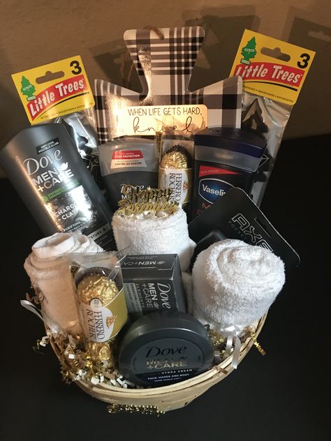 Perfect Gift For Boyfriend Birthday, Boyfriend Hygiene Basket, Bday Gift Basket Ideas For Boyfriend, Men Vday Gift Ideas, Men’s Birthday Basket Ideas, One Year Gift Basket Boyfriend, Simple Just Because Gifts For Him, Vday Gift Basket For Him, Jolly Basket For Boyfriend