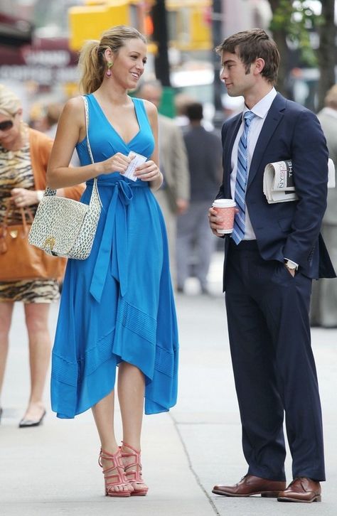 Sleeveless Wrap Dress Gossip Girl Outfits Serena, Chance Crawford, Blake Lively Dress, Mode Gossip Girl, Serena Van Der, Gossip Girl Outfits, Xoxo Gossip, Chace Crawford, Gossip Girls