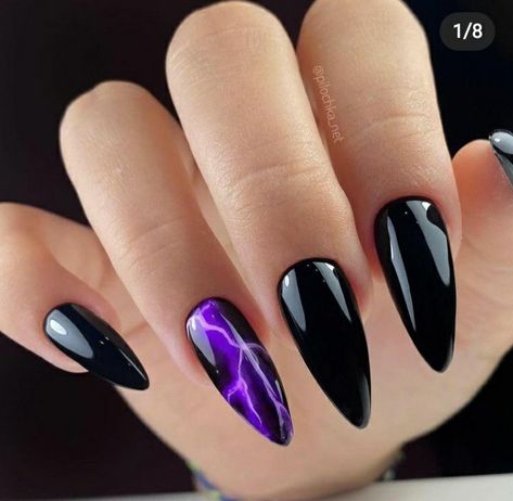 Purple And Black Nail Ideas, Purple And Black Nails Designs, Purple And Black Halloween Nails, Black Purple Nails, Black And Purple Nails, Horror Nails, Purple Acrylic Nails, Halloween Acrylic Nails, Black Acrylic Nails