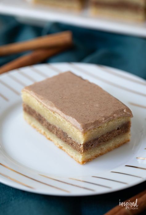 Brown Sugar Pop Tart Shortbread, Brown Sugar Poptart Bars, Brown Sugar Cinnamon Pop Tart Bars, Carrot Cake Blondies, Easy Date Night Desserts, Brown Sugar Pop Tart Bars, Pop Tart Bars, Cinnamon Bars Recipe, Brown Sugar Bars