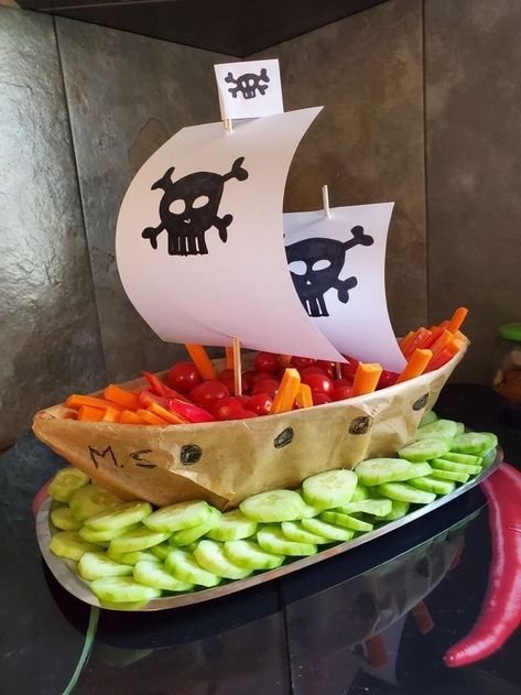 Pirate Party Ideas For Kids, Pirate Birthday Food, Pirate Kids Party, Pirates Theme Party, Pirate Party Snacks, Pirate Themed Food, Pirate Party Ideas, Pirate Party Food, Kids Pirate Party