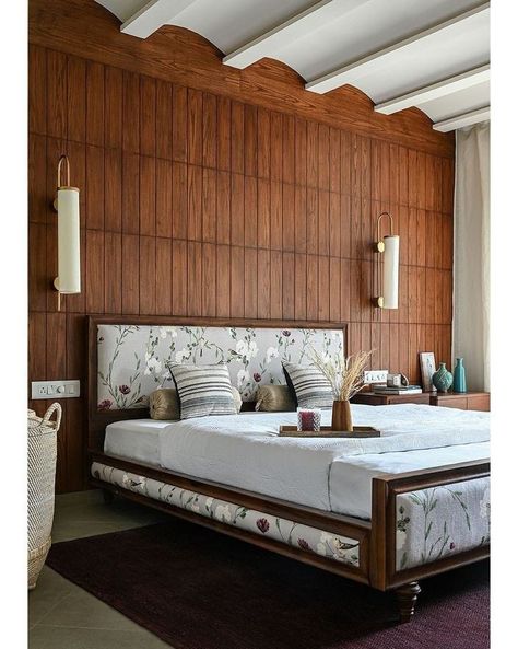 Beautiful Bed Designs, Indian Bedroom, Wooden Bed Design, Indian Home Interior, Bedroom Decor Design, Bedroom Bed Design, Bed Furniture Design, Bedroom Furniture Design, House Interior Decor