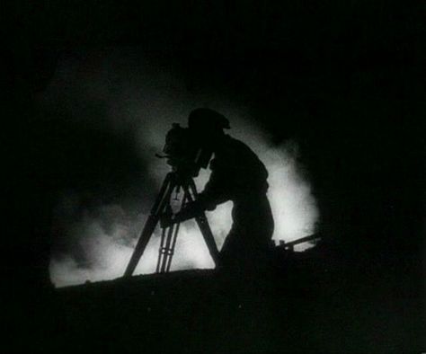 MAN WITH A MOVIE CAMERA (1929) Director of Photography: Mikhail Kaufman | Director: Dziga Vertov Man With A Movie Camera 1929, Man With A Movie Camera, Movie Camera, Love Film, Shadow Play, Film History, Martin Scorsese, Film Director, Film Stills