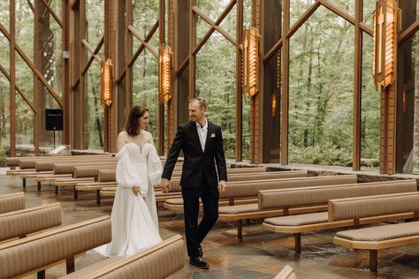 Anthony Chapel, nestled deep in the woods of Garvan Gardens in Hot Springs, Arkansas, is the perfect place for any intimate wedding or elopement. Within this blog, we will dive into all of the in and outs of how to elope at Anthony Chapel. Anthony Chapel, Arkansas Elopement, Arkansas Wedding Venues, Chapel In The Woods, Deep In The Woods, Hot Springs Arkansas, How To Elope, Arkansas Wedding, Photo Location