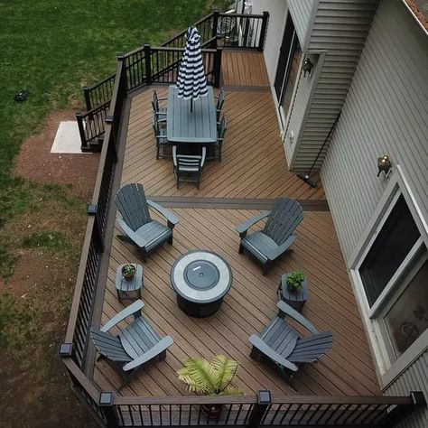 Large Rectangular Deck Layout, Rap Around Deck Ideas, Backyard Deck Furniture Ideas, Big Deck Furniture Layout, 10x20 Deck Ideas, Wood Deck Ideas Backyards, Small Outside Deck Ideas, Back Deck Layout, Small Upper Deck Ideas