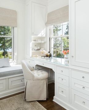 Makeup vanity under window Vanity In Front Of Window, Table Room Ideas, Built In Dressing Table, Dressing Table Room, Vanity In Bedroom, White Dressing Table, Built In Vanity, Closet Vanity, Table Room