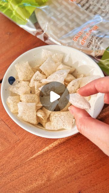 Kirby Ip on Instagram: "💥 Have you ever tried RICE PAPER POPS?!💥 This time it’s a ONE INGREDIENT Rice Paper Chip or Pop that can be made in the air fryer! It’s so crispy and I can’t believe rice paper in the air fryer can turn into chips 😱 I believe you can also make this in the microwave or oven but I personally haven’t tried it out myself 🤣 [ instructions ] 1. Dip your rice paper in a shallow bowl of room temperature water 2. Fold it in half and then cut it into a rectangle. Cut it further into strips, and then squares 3. Work quickly as they soften fast! Put the rice paper squares on the airfryer liner and bake for 4 minutes on 400F. You will hear them flying around but they won’t stick to the element on top. Put them in for longer if you want them even crispier. But for my specific Air Fryer Rice Paper Chips, Rice Paper Air Fryer, Rice Paper Chips, Rice Paper Rolls, Instagram Recipes, Baked Rice, Paper Pop, Shallow Bowl, How To Cook Rice