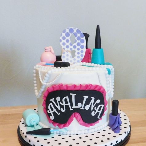 Nail Tech Cake, Happy Birthday Makeup, Nail Polish Cake, Polish Cake, Makeup Cake, Cake Custom, Make Up Cake, Custom Birthday Cakes, Makeup Hacks Beauty Secrets