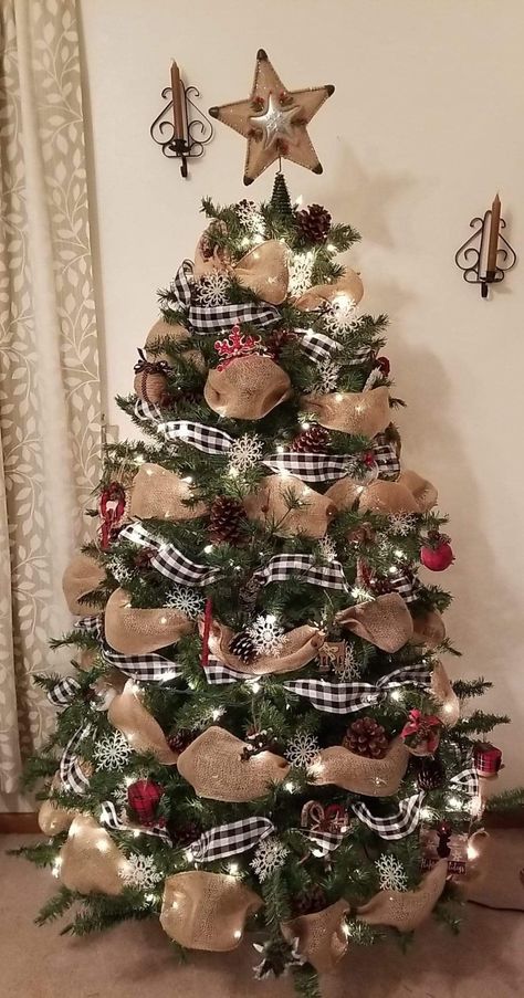 Burlap Theme Christmas Tree, Christmas Tree Ideas Country Rustic, Burlap And Buffalo Plaid Christmas Tree, Rustic Xmas Tree Ideas, Buffalo Plaid And Burlap Christmas Tree, Christmas Tree Ideas Burlap, Burlap Decorated Christmas Tree, Burlap Christmas Trees, How To Put Burlap On Christmas Tree