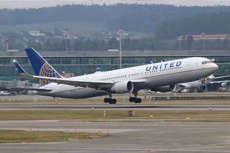 Boeing 767-300, Boeing 757, Boeing 767, Civil Aviation, Aircraft Pictures, United Airlines, American Airlines, Airlines, Heavy Metal