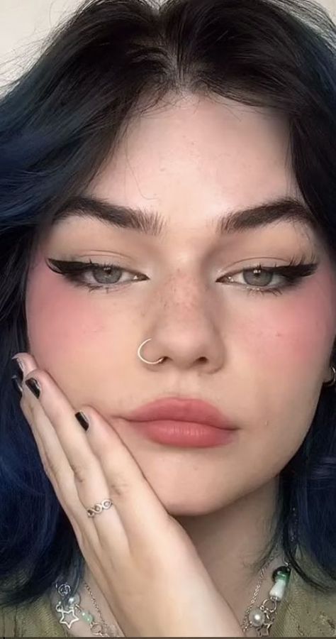 Simple Egirl Makeup, Egirl Eye Makeup, Soft Egirl Makeup, Delineados Egirl, Delineado Egirl, Egirl Makeup Soft, Maquillaje Egirl, Makeup Egirl, E Girl Makeup