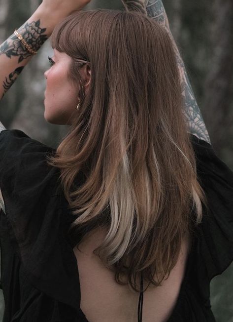 Two Tone Medium Length Hair, Top Layers Medium Hair, Edgy Peekaboo Hair, Soft Alt Hair Color, Black To Blonde Process, Alternative Hair Medium, Alternative Brunette Hair, Hidden Bleached Hair, Balayage With Peekaboo