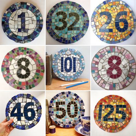 Mosaic House Numbers Ideas, Mosaic House Numbers Diy, House Number Mosaic, Mosaic Art Ideas, Mosaic House Numbers, Number Mosaic, Mosaic Numbers, Tile House Numbers, Mosaic Stepping Stone