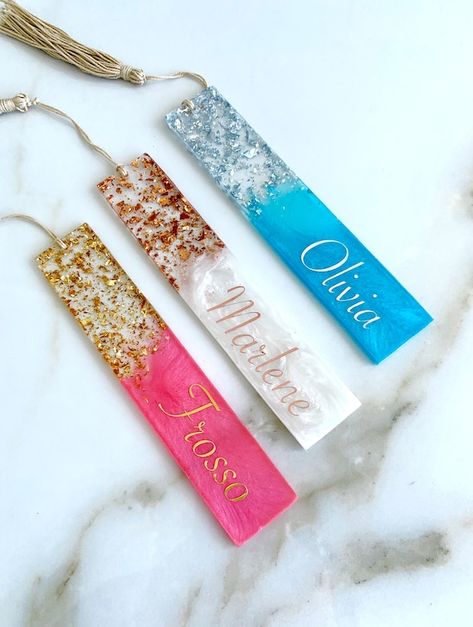 Resin Personalized Gifts, Clear Acrylic Bookmarks, Resin Book Mark Ideas, Epoxy Resin Bookmark Ideas, Epoxy Bookmark Ideas, Resin Bookmarks Ideas, Resin Book Marks, Resin Bookmark Ideas, Epoxy Bookmark