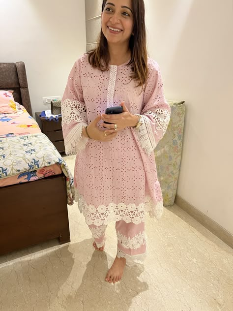 Chikankari Cord Sets, Chicken Lace Kurti Designs, Cord Set With Lace, Lace Co Ord Sets, Chicken Coord Sets For Women, Chicken Suits Designs, Pakistani Tunics, Hakoba Kurta Designs, Chicken Suit