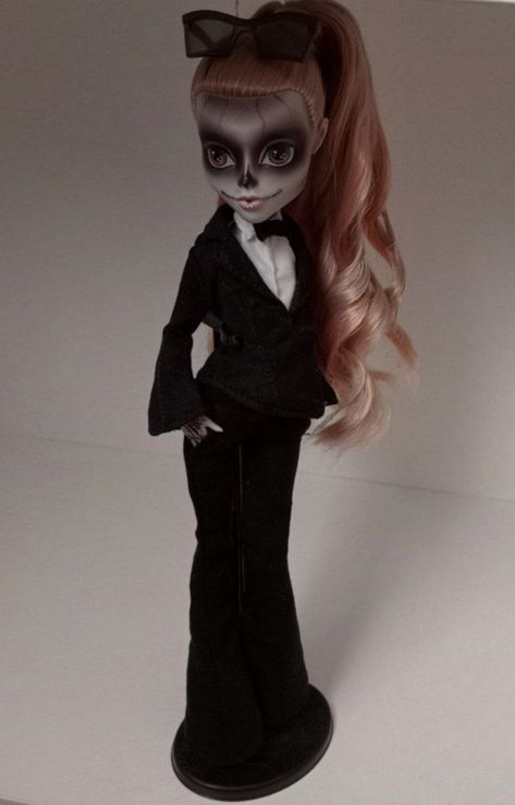 best doll 😍zombie gaga Lady Gaga Doll, Monster High Doll, Lady Gaga, Monster High, Zombie, Dolls, Hair, Art