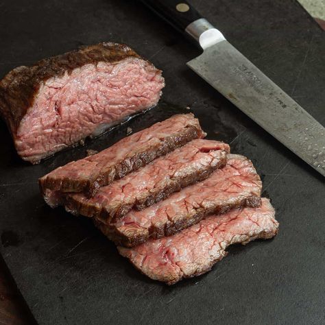 How to Cook a Bavette Steak Bavette Steak, Summer Entrees, Flap Steak, Sous Vide Steak, Steak In Oven, Medium Rare Steak, Ground Beef Pasta, Hanger Steak, Rare Steak