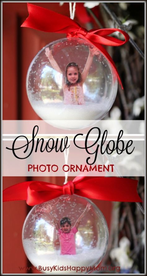 Diy Photo Ornaments, Handprint Keepsake, Kids Christmas Ornaments, Photo Christmas Ornaments, Globe Ornament, Christmas School, Navidad Diy, Preschool Christmas, Christmas Classroom