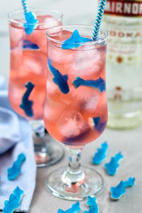 Mocktail Recipe Party, Shark Mocktail, Colorful Mocktail Recipe, Mocktails For Teens Parties, Gender Reveal Cocktails, Mocktails For Teens, Gender Reveal Drink Ideas, Shark Gender Reveal, Fun Mocktail Recipe