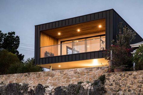 Beaconsfield Modular Extension, Perth | Nexus Home Improvement Modular Extension, Upper Level Deck, Old Style House, Contemporary Windows, Contemporary Barn, Renovation Budget, Roof Extension, 70s Home, Colored Ceiling