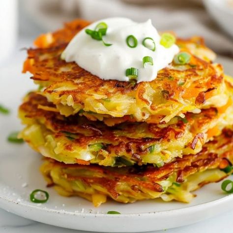 Easy Cabbage Fritters Keto Cabbage Fritters, Cabbage And Egg Fritters, Savory Cabbage Pancakes, Fried Cabbage Patties Recipe, Cabbage Croquettes, Cabbage Patties Fried, Fried Cabbage Recipes Easy, Cabbage Fritters Recipe, Cabbage Pancake Recipe