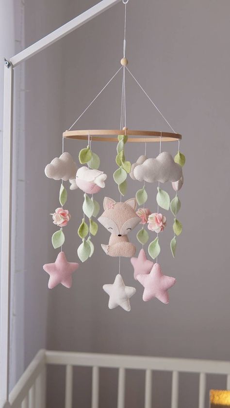 Pink Fox Baby Shower, Pink Fox Nursery, Floral Mobile Nursery, Baby Mobile Ideas, Diy Baby Mobile Girl, Homemade Mobile, Boho Mobile, Mobile Girl, Baby Mobile Felt