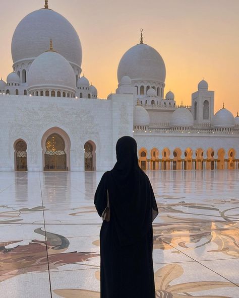 Dubai Mosque Outfit, Islamic Aesthetic, Abaya Outfit, Brown Girls Makeup, Dubai Vacation, Dubai Aesthetic, Sheikh Zayed Grand Mosque, Dubai Abaya, Sheikh Zayed