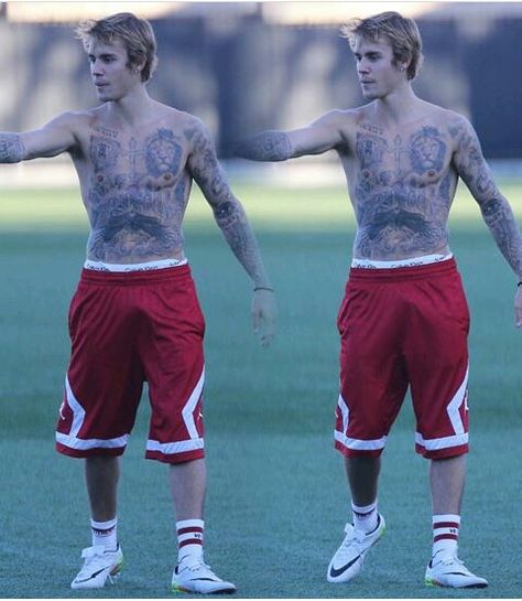 07/11Jerry Justin Bieber Jerry, Justin Beiber Shirtless, Justin Bieber Tattoos, Justin Bieber And Selena, Bieber Fever, Justin Bieber Images, Playing Soccer, Justin Bieber Photos, Justin Bieber Pictures