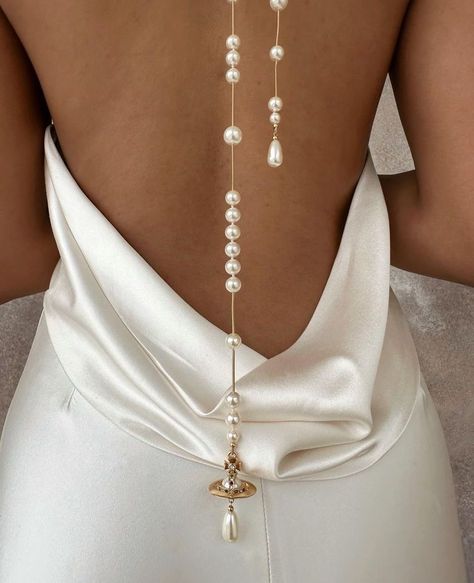 Pearl Back Necklace, Vivienne Westwood Wedding, Thigh Jewelry, Slc Utah, Dope Jewelry Accessories, Bridal Studio, Back Necklace, Dream Wedding Ideas Dresses, Jewelry Lookbook