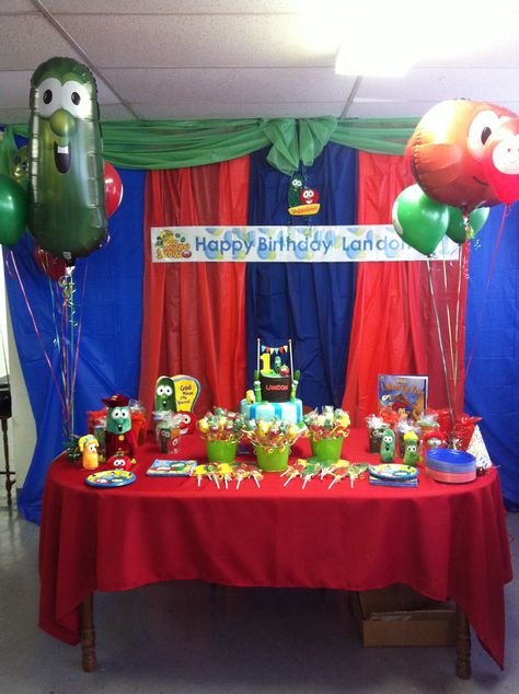 Veggie tales!! Check out my Facebook page!! At "Becky's cakes and ideas" Veggietales Birthday Cake, Veggietales Birthday Party Ideas, Veggie Tales Cake, Veggie Tales Birthday Party, Veggie Tales Birthday, Veggie Tales Party, Veggie Tales, Childrens Birthday Cakes, Dino Party