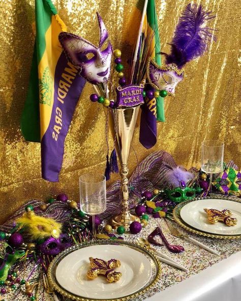 Mardi Gras Tablescape, Chargers Plates, Pearl Strings, Sequin Curtains, Mardi Gras Centerpieces, White Dinner Plates, Gold Vases, Let The Good Times Roll, Mardi Gras Party