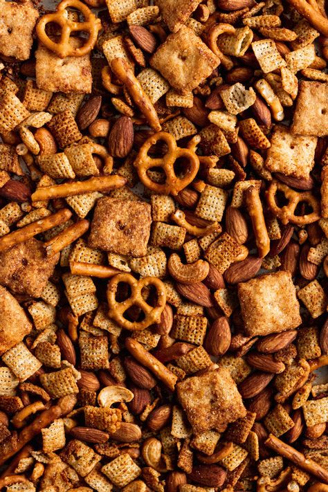 Healthy Gluten And Dairy Free Snacks, Salty Gluten Free Snacks, Snack Mix Recipes Gluten Free, Gluten Free Snack Mix Ideas, Gluten Free Chex Mix Recipes Original, Trail Mix Gluten Free, Trail Mix Recipes Gluten Free, Chex Mix Gluten Free, Vegan Snack Mix Recipes