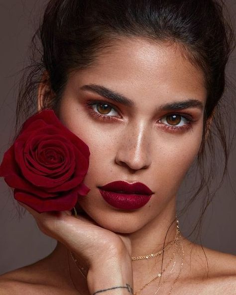 Makeup Bibir, Beautiful Lipstick, Valentines Makeup, Beauty Photoshoot, Beauty Make-up, Pinterest Makeup, Stunning Makeup, Makeup Guide, Beauty Shoot