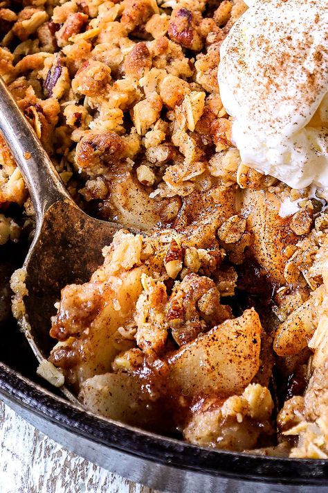 Caramel Pear Crisp, Overripe Pear Recipes, Pear Crisp Recipe, Pear Recipes Easy, Apple Crisp Without Oats, Apple Crisp Pie, Pear Dessert Recipes, Apple Crisp Cheesecake, Caramel Apple Crisp