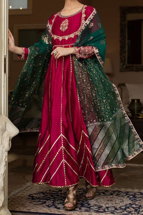 Colour Combination For Mehndi Outfits In UK || Popular Mehandi Bridal Dresses || Mehndi Dress 👗 #mehndioutfits #haldidresses #mehndidresscolourcombination #fashiontime Mehndi Outfit Colour Combinations, Barat Dress Colour Combination, Mehandi Colour Dress, Mehendi Colour Dress, Mehandi Dresses Mehndi Outfit Indian, Mehndi Function Dress Outfit, Mehandi Dresses Mehndi Outfit, Colour Combinations Clothes, Mehndi Dress Design