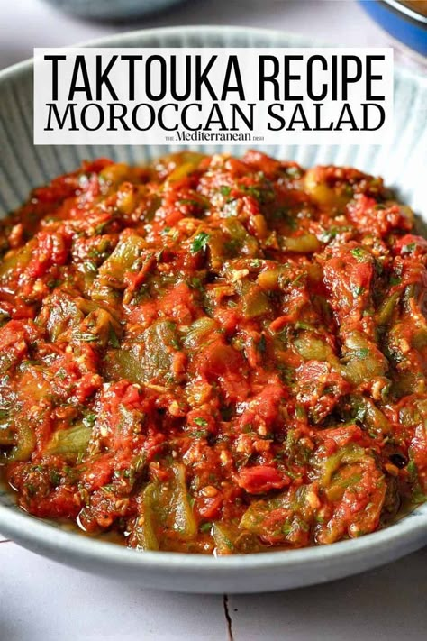 Food Marocain, Suzy Mediterranean, Arabisk Mad, Roasted Bell Peppers, Mezze Platter, Moroccan Vegetables, Bell Pepper Salad, Lamb Stew Recipes, Moroccan Salad