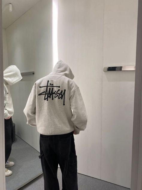 Best Streetwear Brands, Stussy Men, Stussy Hoodie, Desain Buklet, Casual Outfit Inspiration, Street Style Outfits Men, Guys Clothing Styles, Mia 3, Cool Outfits For Men