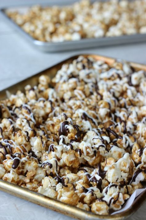 Healthy Movie Snacks, National Popcorn Day, Popcorn Day, Homemade Caramel Corn, White Chocolate Popcorn, White Popcorn, Future Chef, Popcorn Snacks, Snack Mix Recipes