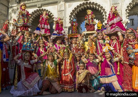 Gangaur festival Gangore Festival Images, Gangore Festival, Jems Bond, Gangaur Festival, Happy Independence Day India, Festival Aesthetic, Independence Day India, Gangtok, Festival Girls