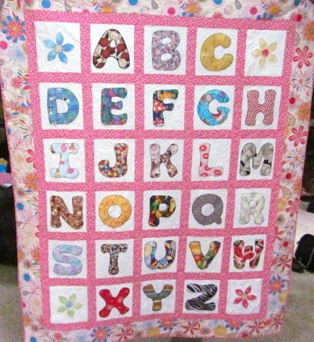 Alphabet Quilts, Abc Quilt, Crochet Patchwork Blanket, Quilt Board, Rag Quilt Tutorial, Boys Quilt Patterns, Alphabet Quilt, Abc Patterns, Childrens Alphabet