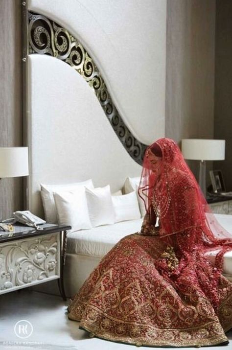 Newly Wed Indian Bride Look, South Asian Wedding Decor, Solah Shringar, Red Lengha, Wed Me Good, Wedding Lengha, Bedroom Concept, Asian Wedding Decor, Pakistan Bridal