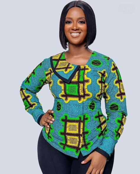 Ankara Top Styles, African Tops For Women, Kitenge Designs, Stylish Naija, African Blouses, African Tops, African Wear Styles For Men, African Print Tops, Ankara Tops