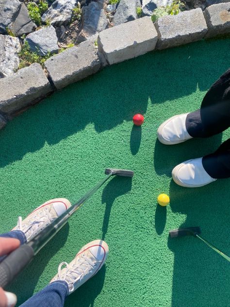 Mini golf Summer 2021 Aesthetic, Summer Activities Pictures, School In Summer Aesthetic, Best Summer Aesthetic, Aesthetic Summer Bucket List 2023, Summer 2024 Activities, Fun Things To Do Aesthetic, Summer Things Aesthetic, Relaxing Summer Aesthetic