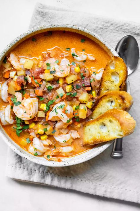 Chorizo Chowder, Shrimp And Chorizo, Turkey Meatball Soup, Sweet And Sour Cabbage, Bean And Bacon Soup, Toasted Baguette, Lasagna Soup Recipe, Recipes Seafood, Comfort Soup Recipes