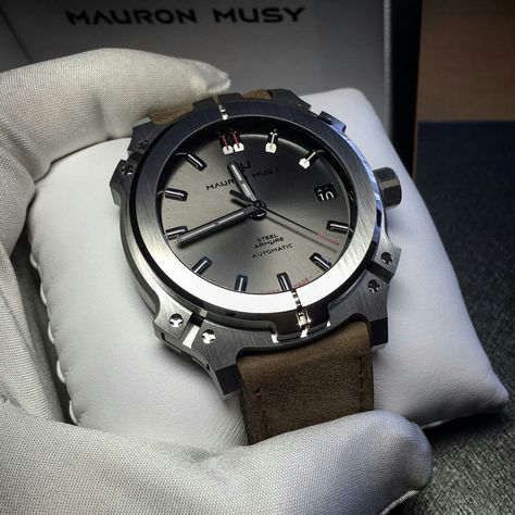 Lux Watches, Stylish Watches Men, Mens Designer Watches, Classy Watch, Hublot Watches, Fancy Watches, Watch Engraving, Panerai Watches, Amazing Watches