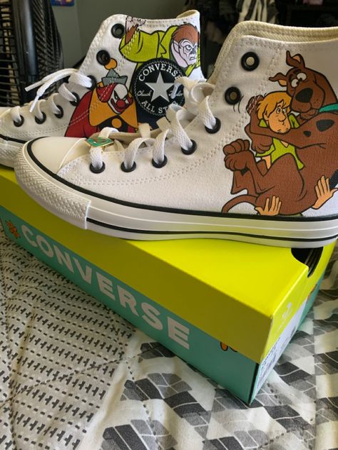 Scooby Doo Converse, Scooby Doo High, High Top Converse, Pretty Clothes, Converse High Tops, Converse High Top Sneaker, Converse Chuck Taylor High Top Sneaker, Top Shoes, Scooby Doo