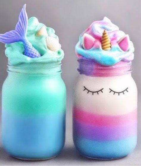 Cool diy unicorn and mermaid milkshakes Unicorn Milkshake, Unicorn Food, Unicorn Desserts, Unicorn Foods, Cute Desserts, Starbucks Drinks, Milkshakes, Unicorn Party, Cute Food