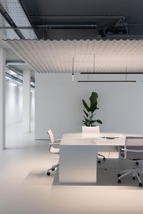 Studio Alvise Stramare, Federico Farinatti · 16 | office building in italy · Divisare Office Collaboration Space, Interior Office Design, Contemporary Office Design, Office Ceiling, Interior Minimal, Industrial Office Design, Office Architecture, Architecture Company, Interior Office