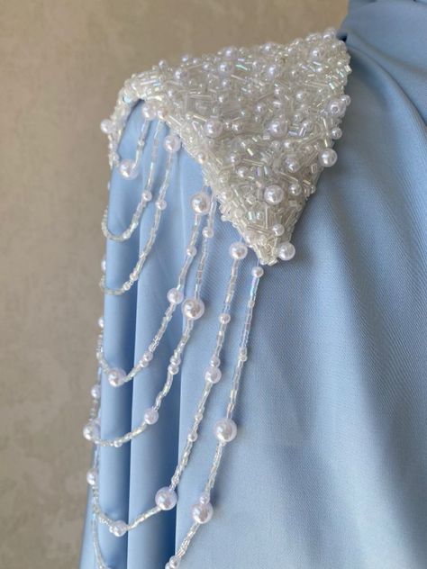 Attachable Sleeves, Shalwar Design, قلادات متدلية, Detail Couture, Accessories Beads, Embroidery Fashion Detail, Shoulder Jewelry, Hand Beaded Embroidery, Bead Embroidery Tutorial